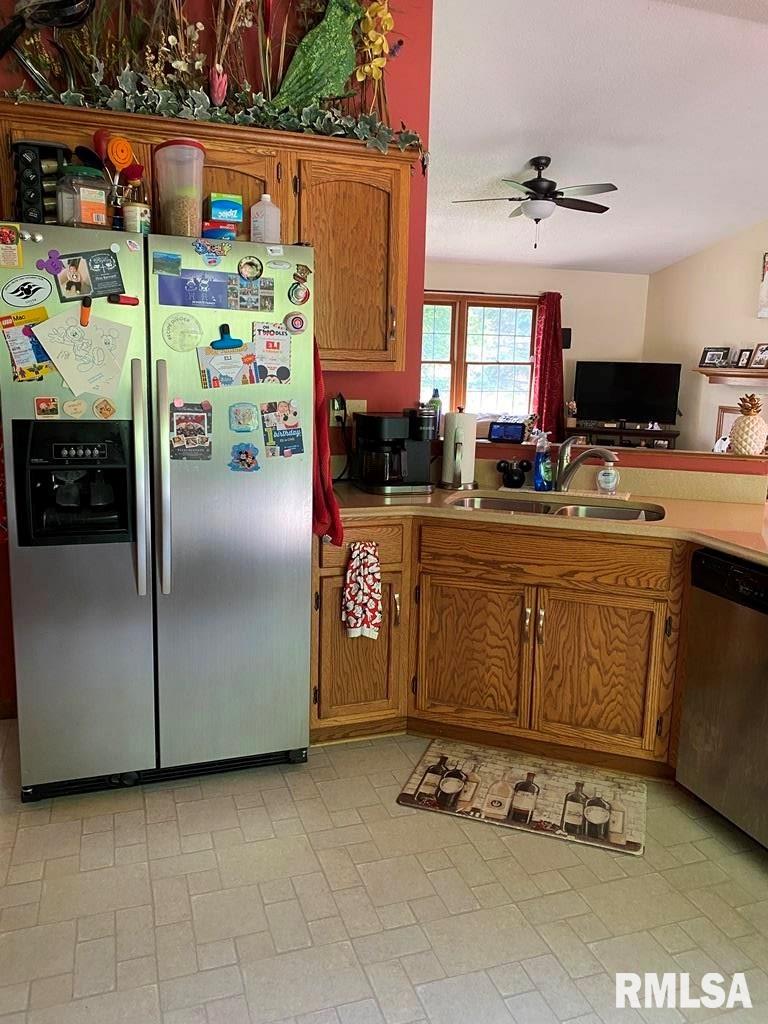 1129 Willowbrook Lane Springfield, IL 62711 - Photo 12 of 45 Gallery Image 12