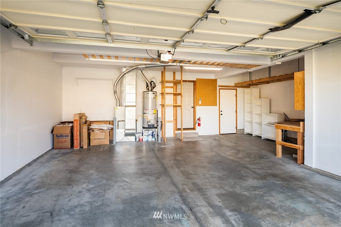 210 Hubbard Road, Unit 2 Lynnwood, WA 98036 - Photo 23 of 25 a view of an empty room with a window