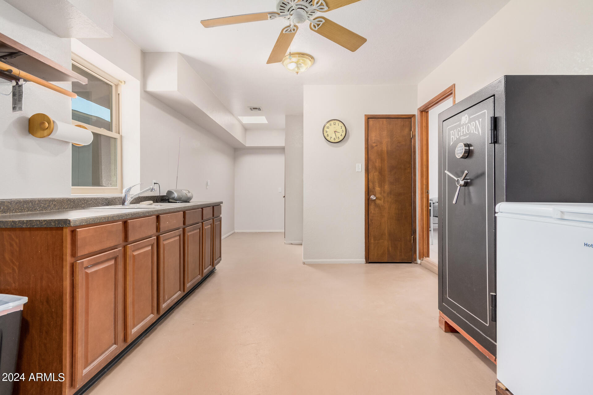 10337 East Brown Road Mesa, AZ 85207 - Photo 20 of 34 Laundry