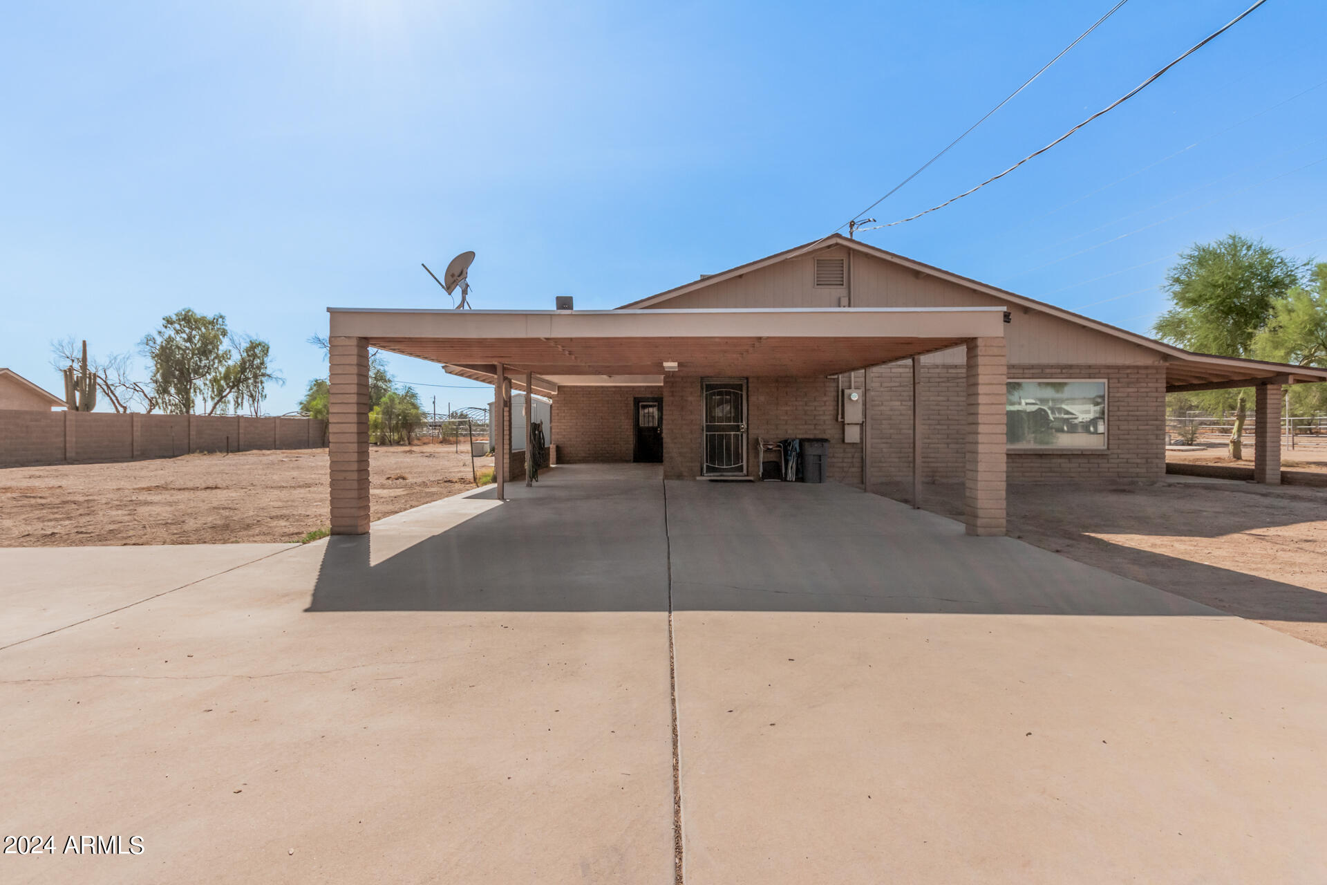 10337 East Brown Road Mesa, AZ 85207 - Photo 21 of 34 Carport