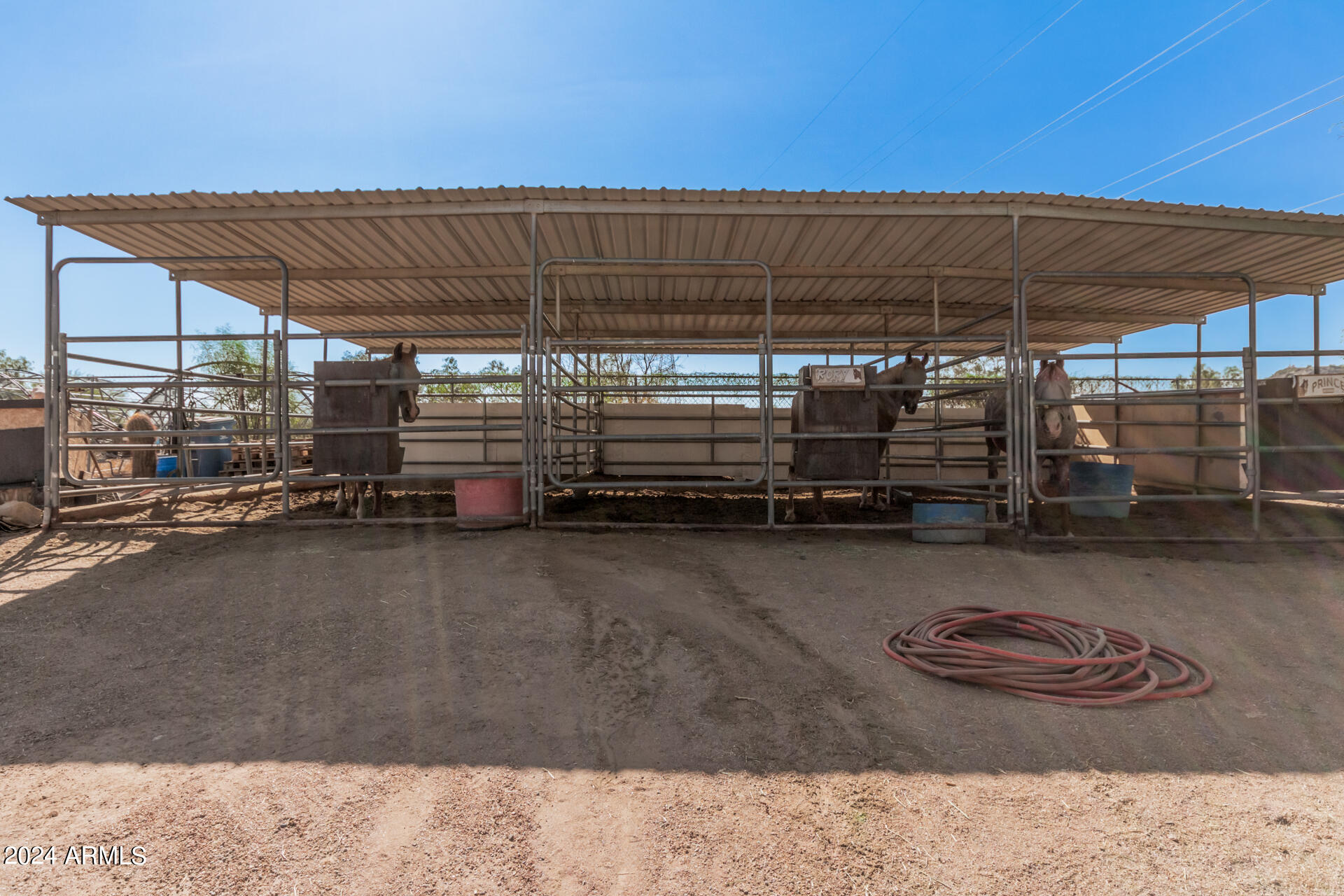 10337 East Brown Road Mesa, AZ 85207 - Photo 23 of 34 Corrals