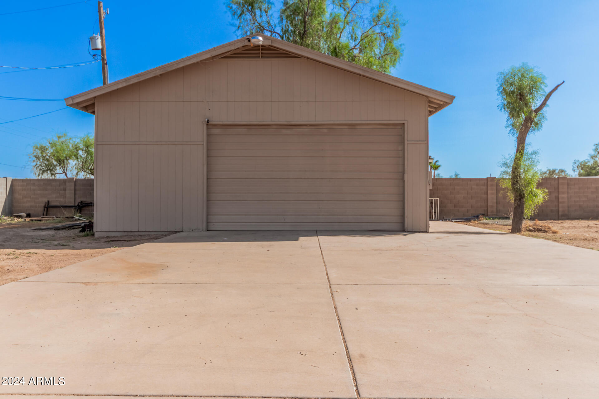 10337 East Brown Road Mesa, AZ 85207 - Photo 27 of 34 Detached Garage