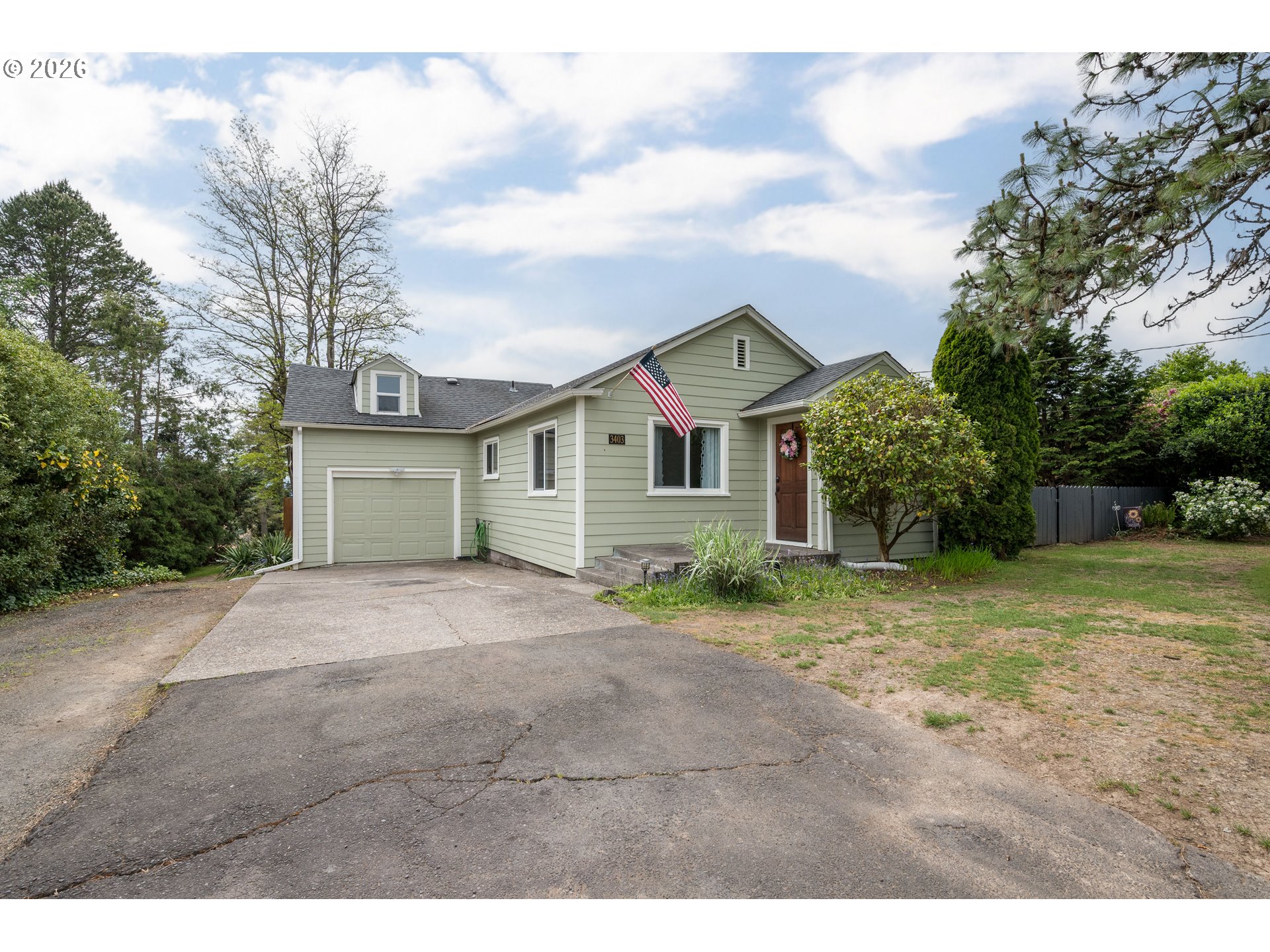 3403 Columbia Heights Road Longview, WA 98632 - Photo 2 of 32