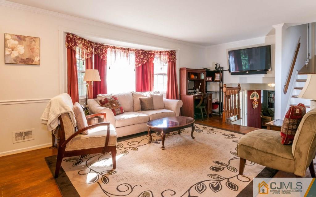 19 Clearview Road East Brunswick, NJ 08816 - Photo 4 of 23 Gallery Image 4