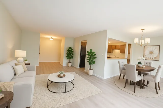 $269,900 | 205 Auburn Court, Unit 205, St. Charles, IL 60174