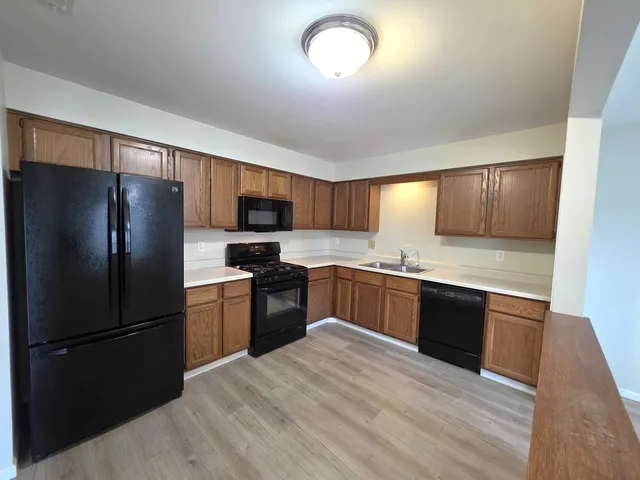 $269,900 | 205 Auburn Court, Unit 205, St. Charles, IL 60174