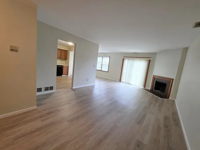 $269,900 | 205 Auburn Court, Unit 205, St. Charles, IL 60174