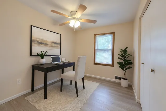 $269,900 | 205 Auburn Court, Unit 205, St. Charles, IL 60174