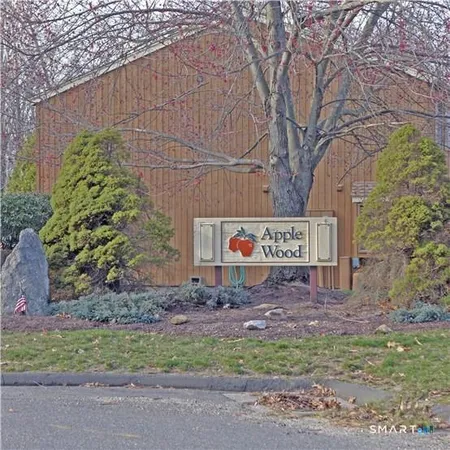 $279,000 | 11 MacIntosh Lane, Unit 11, Ansonia, CT 06401