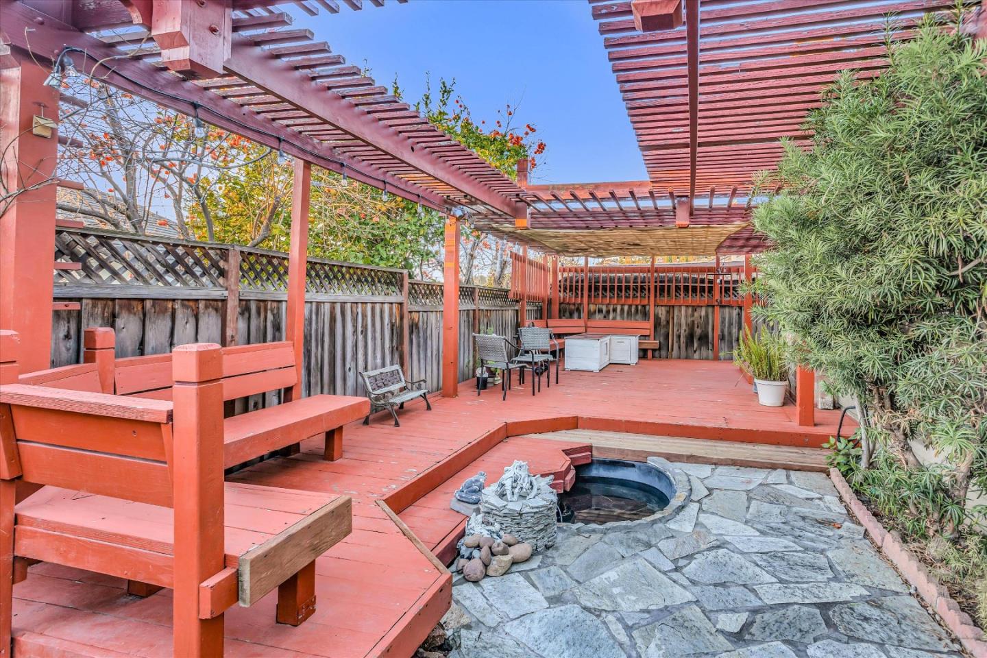 499 Bayview Park Drive Milpitas, CA 95035 - Photo 38 of 41 a view of a balcony with furniture