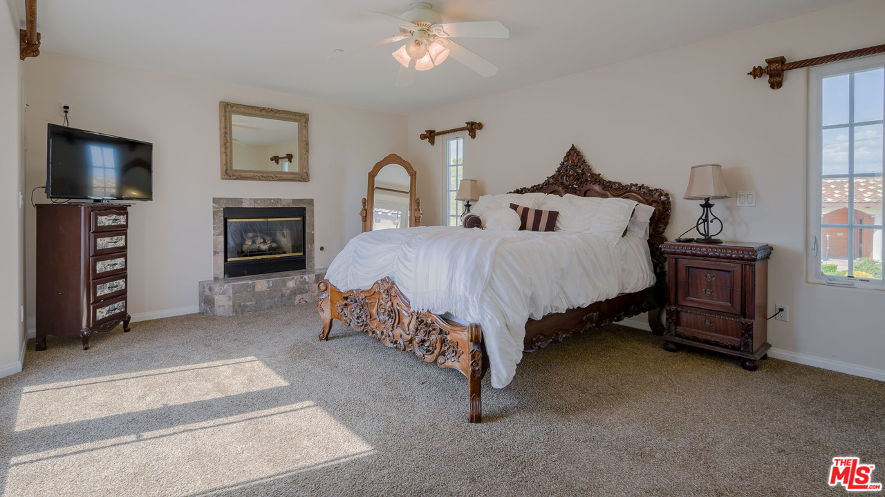 29565 Baringer Road Castaic, CA 91384 - Photo 14 of 40 Gallery Image 14