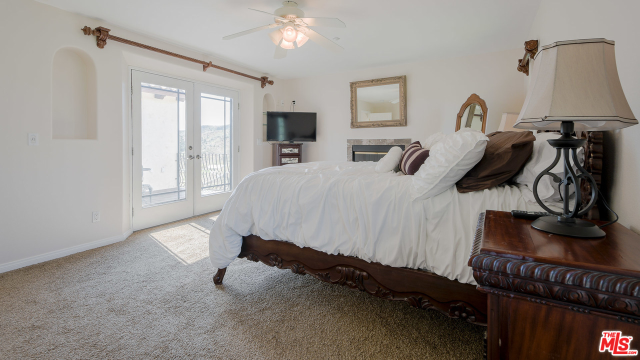 29565 Baringer Road Castaic, CA 91384 - Photo 15 of 40 Gallery Image 15