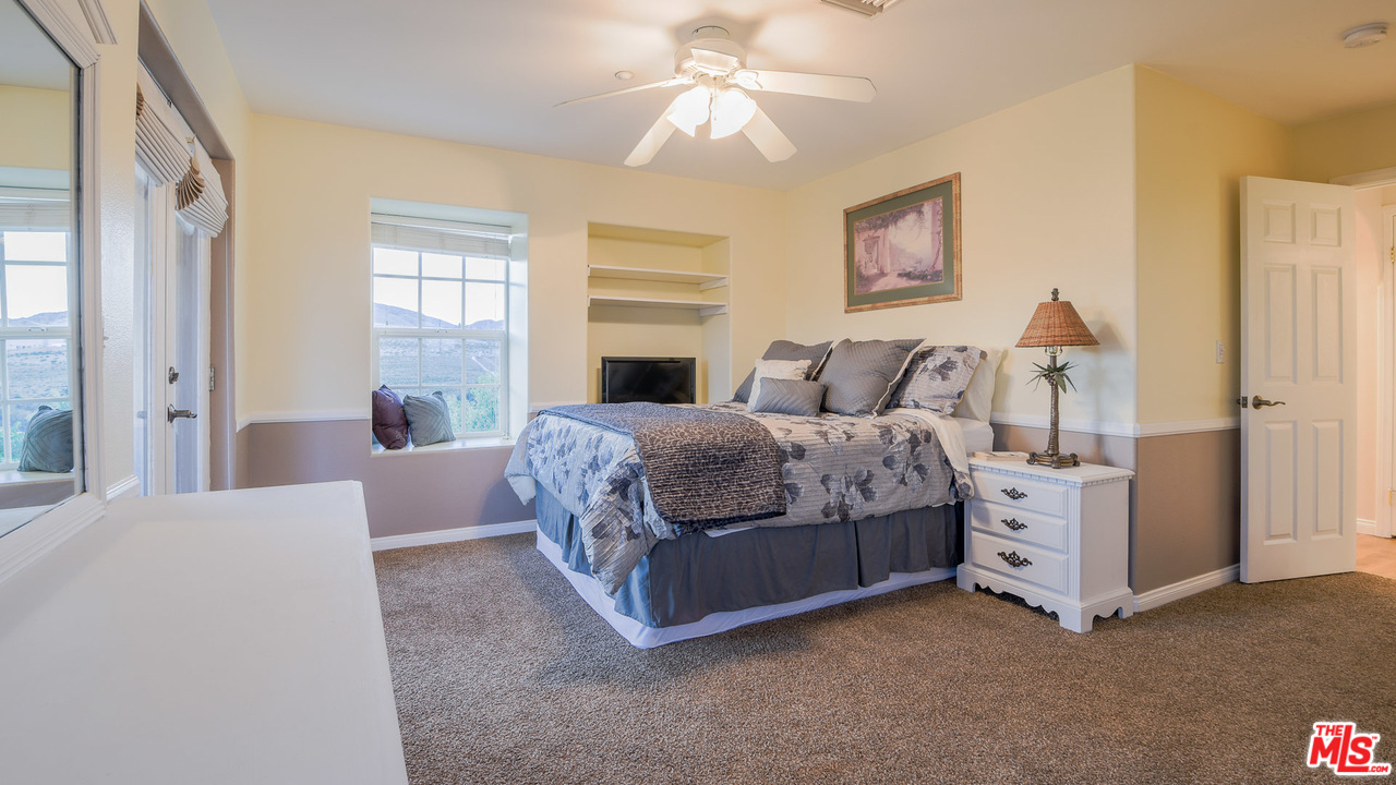 29565 Baringer Road Castaic, CA 91384 - Photo 23 of 40 Gallery Image 23