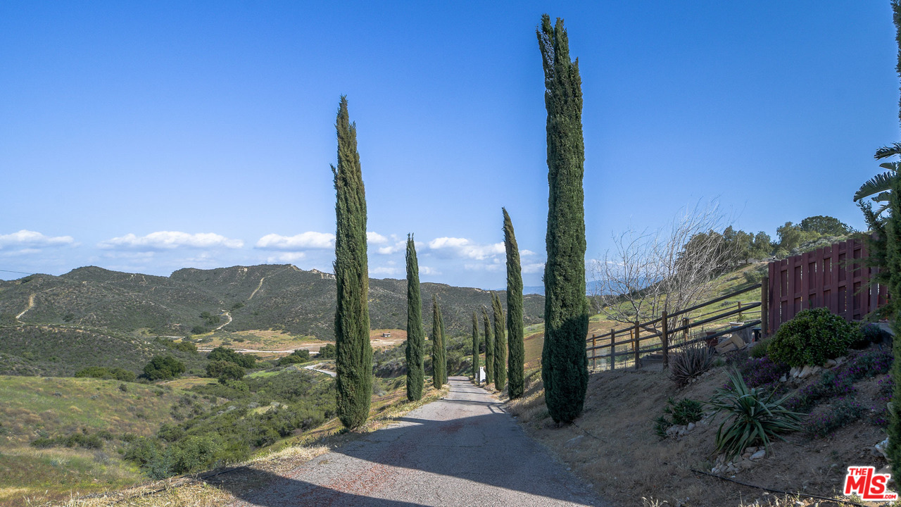 29565 Baringer Road Castaic, CA 91384 - Photo 39 of 40 Gallery Image 39