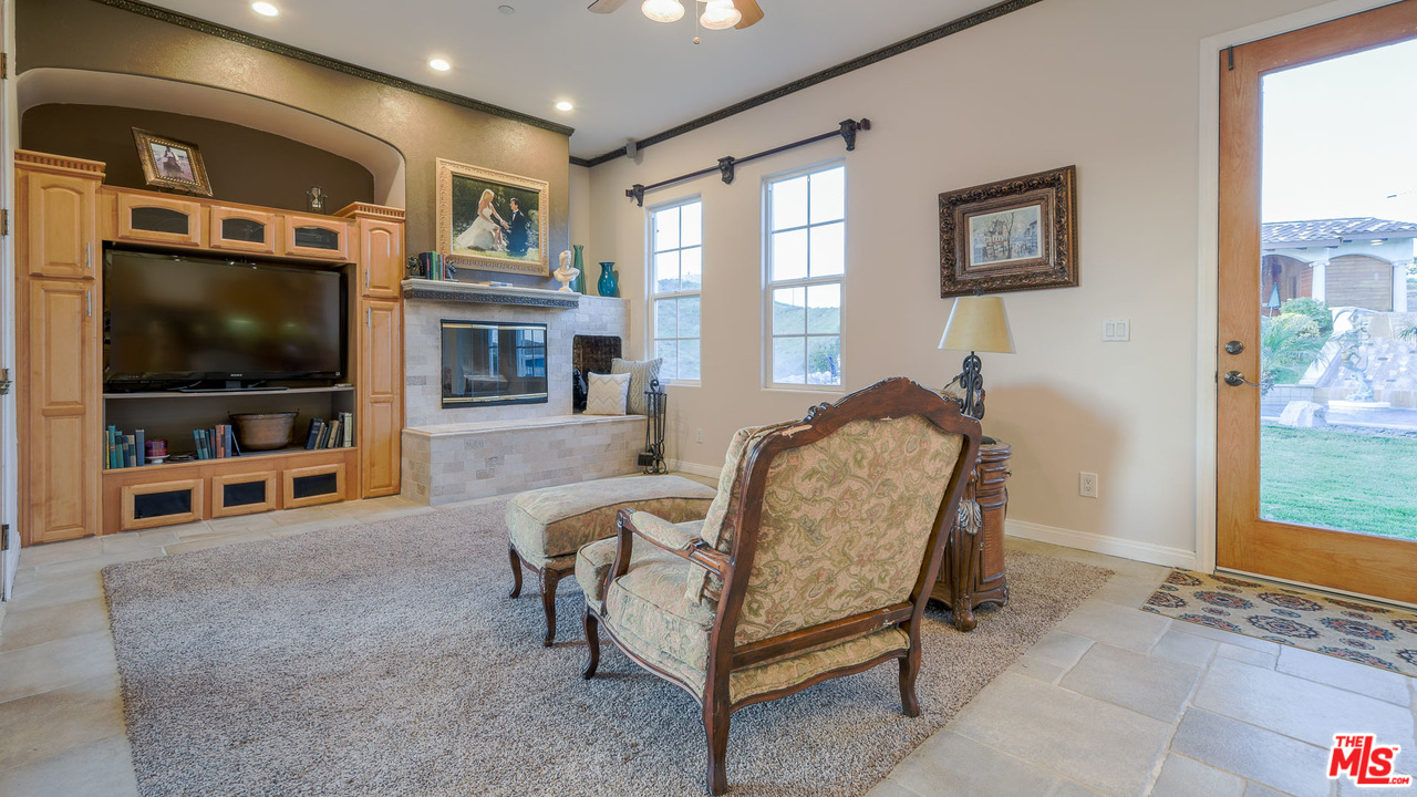 29565 Baringer Road Castaic, CA 91384 - Photo 8 of 40 Gallery Image 8
