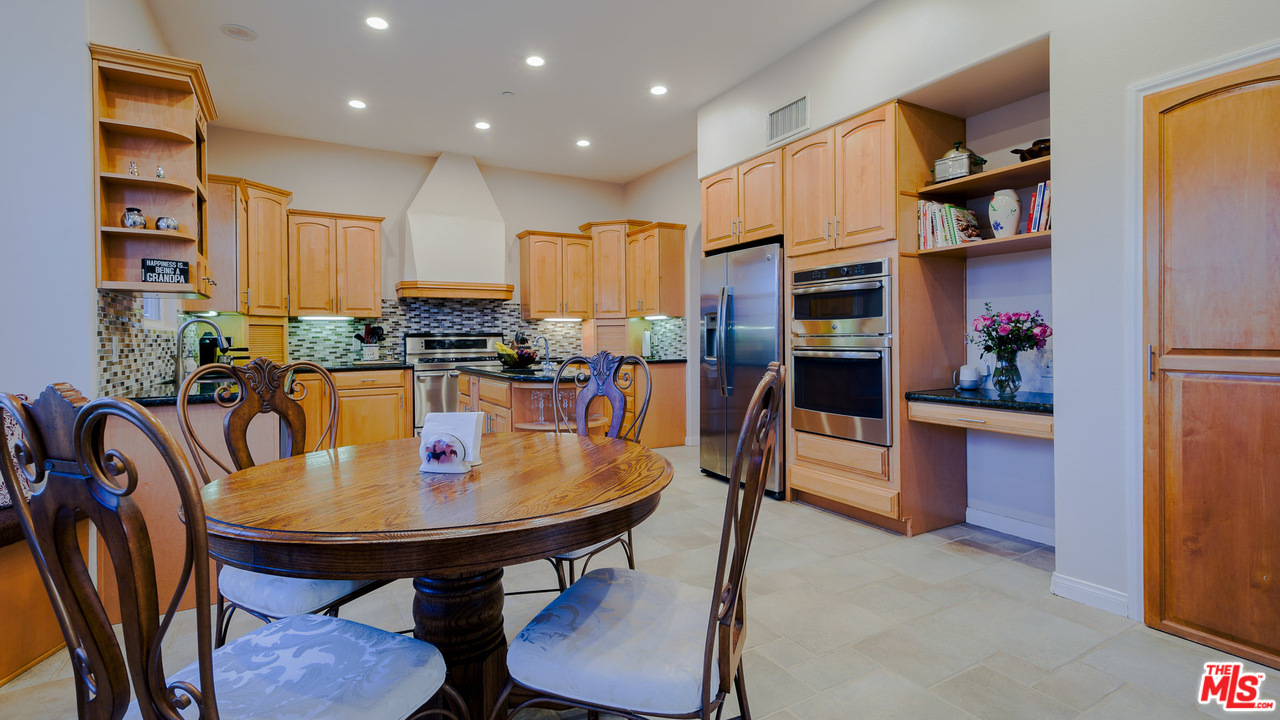 29565 Baringer Road Castaic, CA 91384 - Photo 10 of 40 Gallery Image 10