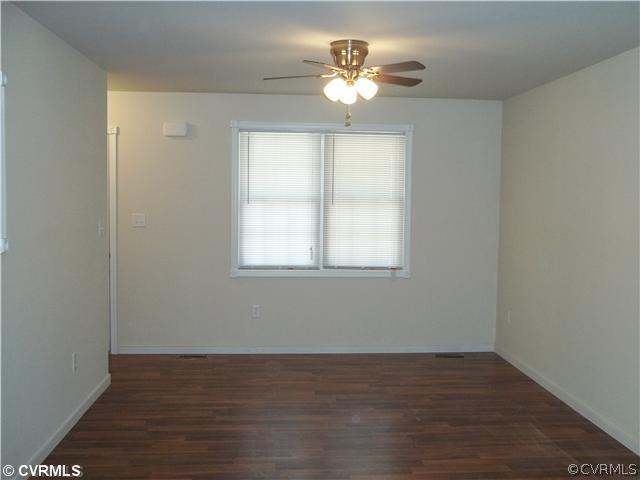2614 Hatchett Road Petersburg, VA 23803 - Photo 7 of 8 Living Room