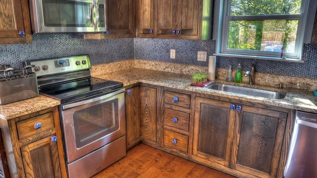 $1,500,000 | 6454 Highway 83, Leakey, TX 78873