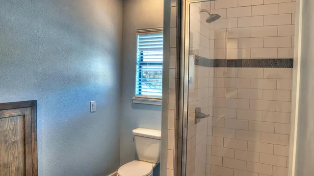 $1,500,000 | 6454 Highway 83, Leakey, TX 78873