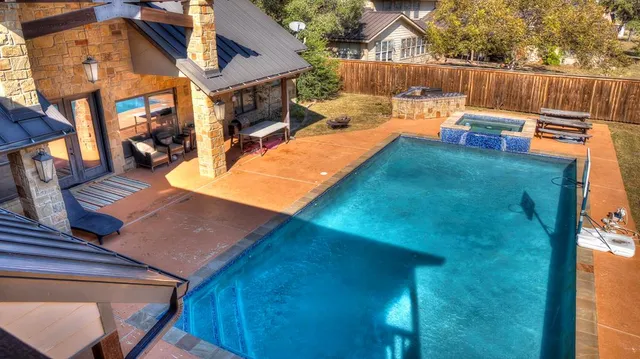 $1,500,000 | 6454 Highway 83, Leakey, TX 78873