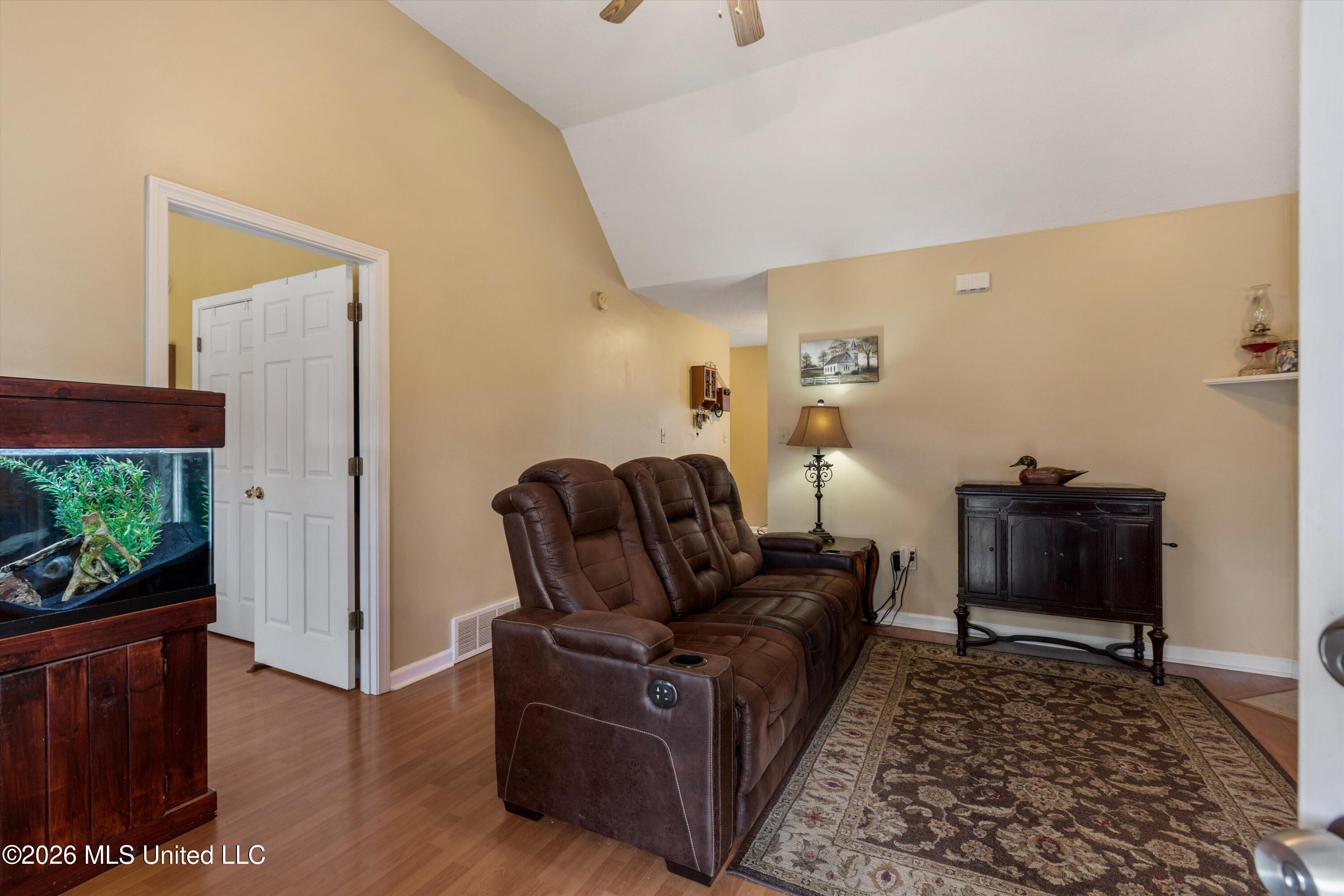 107 Humming Bird Lane Byhalia, MS 38611 - Photo 5 of 33 04-107 Hummingbird Ln 4