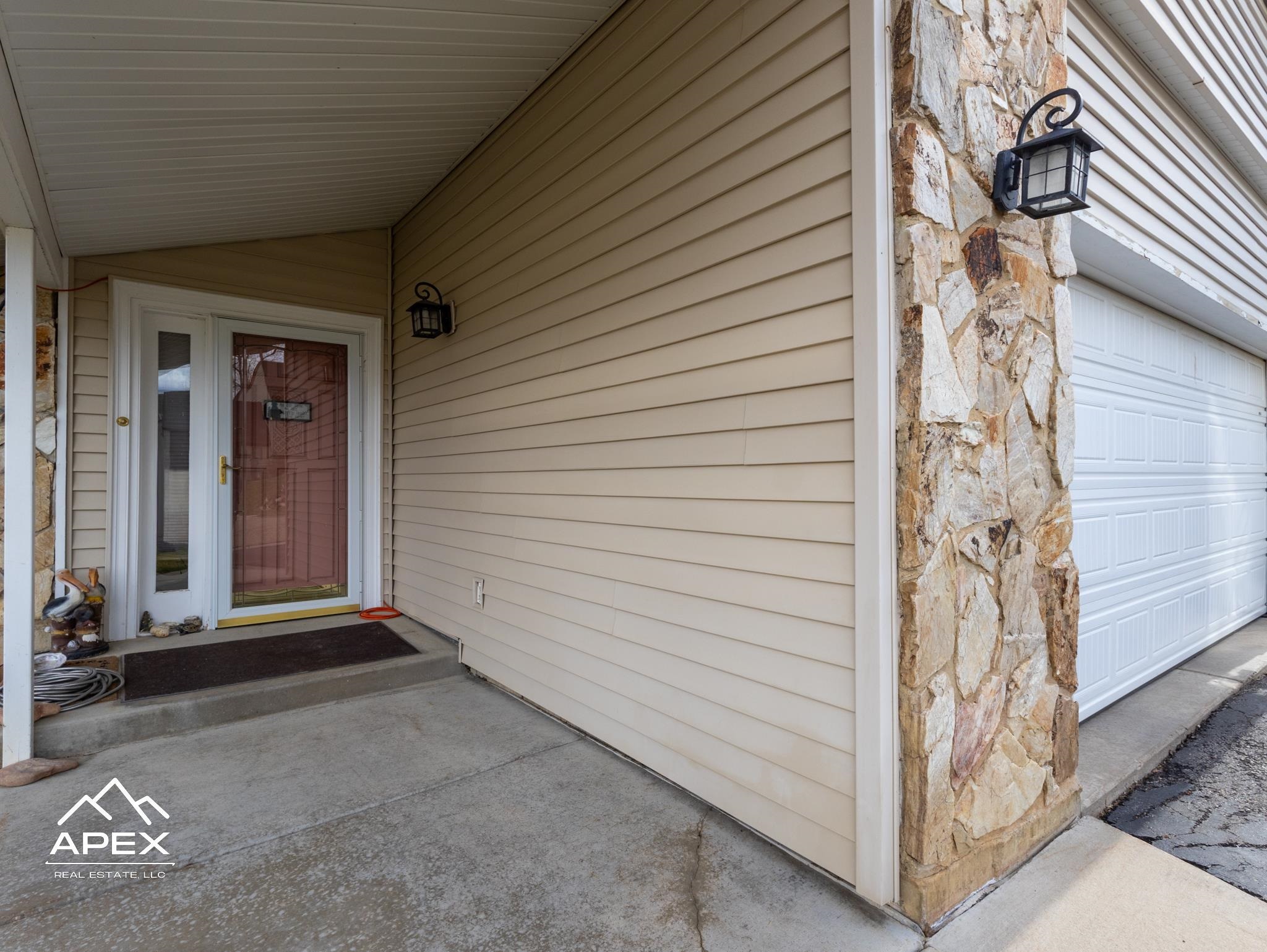 155 Spring Brook Drive Evanston, WY 82930 - Photo 2 of 34