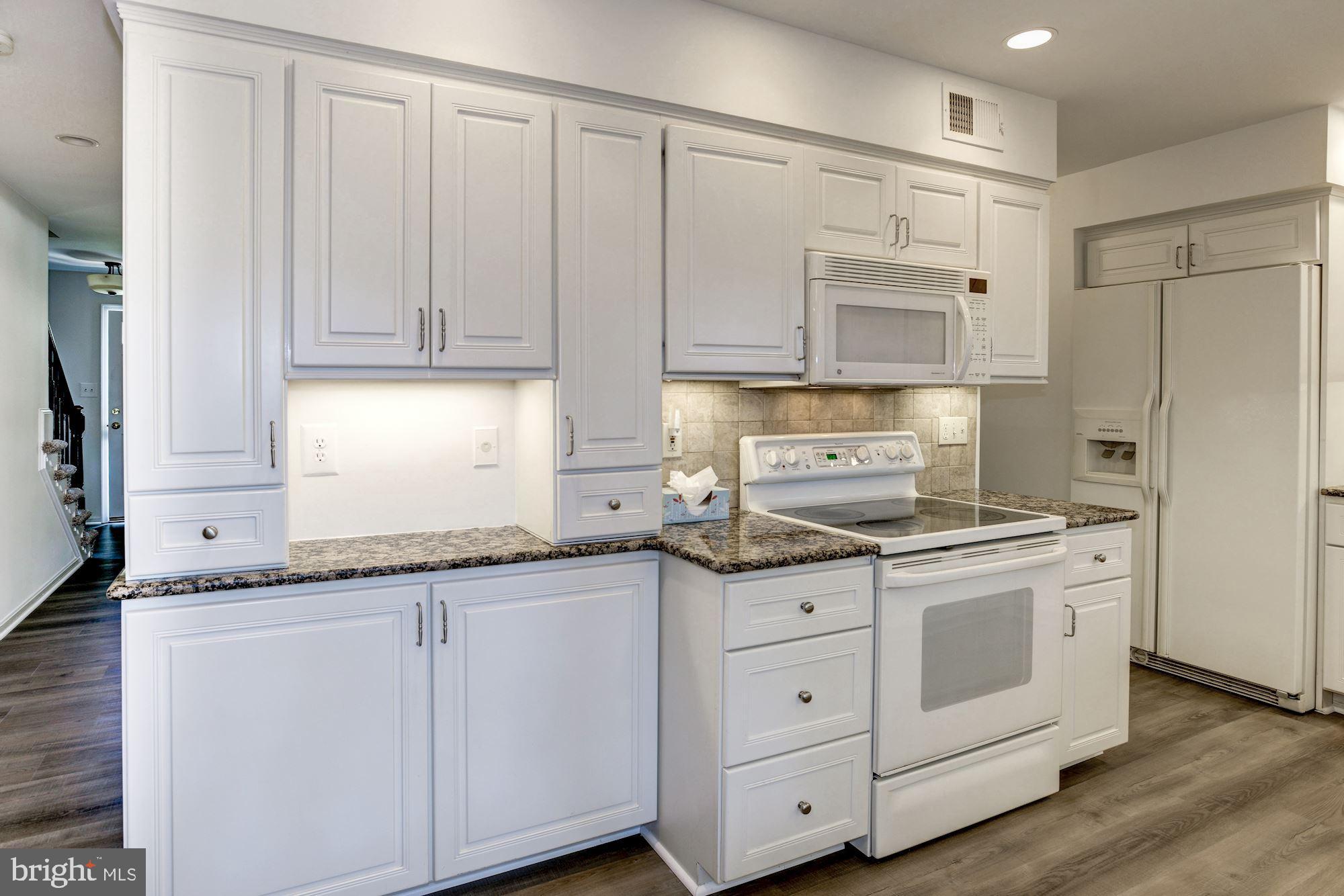 9012 Penn Manor Court Springfield, VA 22153 - Photo 5 of 35
