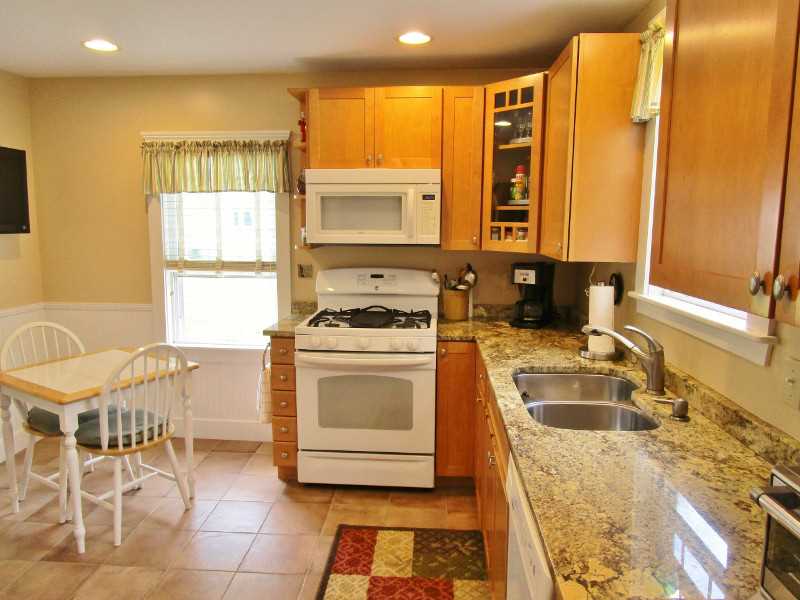 1460 Chopmist Hill Road Scituate, RI 02857 - Photo 3 of 25 Kitchen. Eat in Kitchen