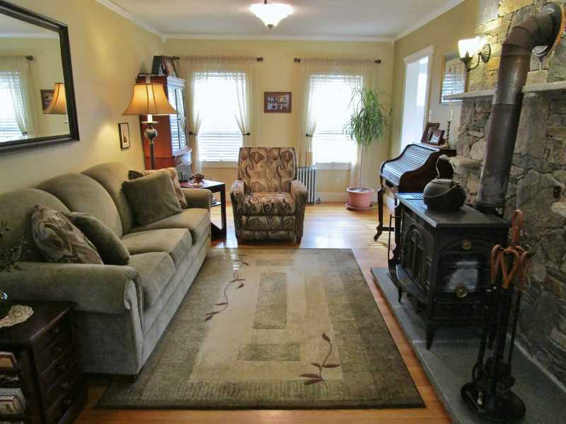 1460 Chopmist Hill Road Scituate, RI 02857 - Photo 9 of 25 Living Room.