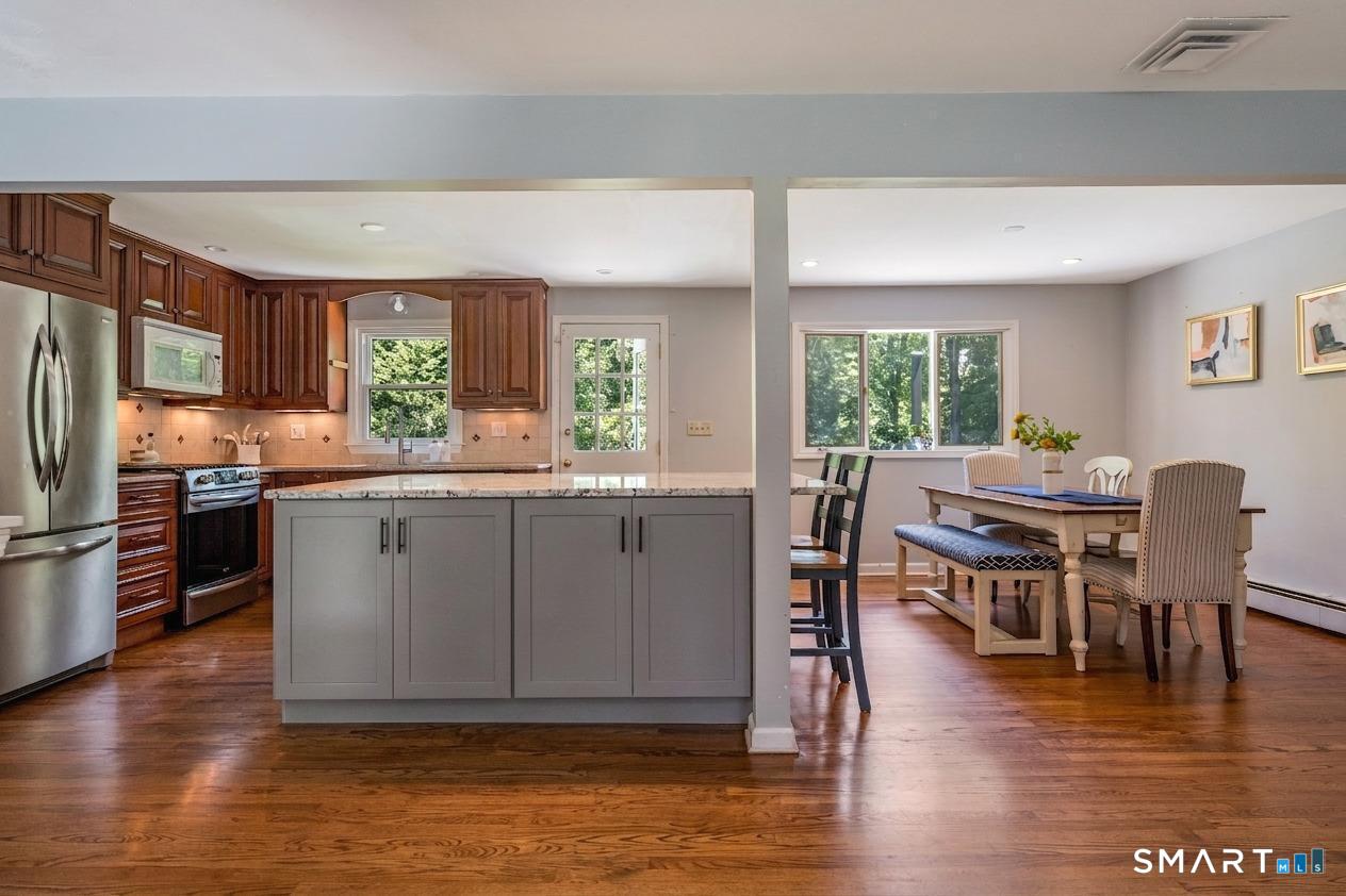 1399 Long Hill Road Guilford, CT 06437 - Photo 10 of 32