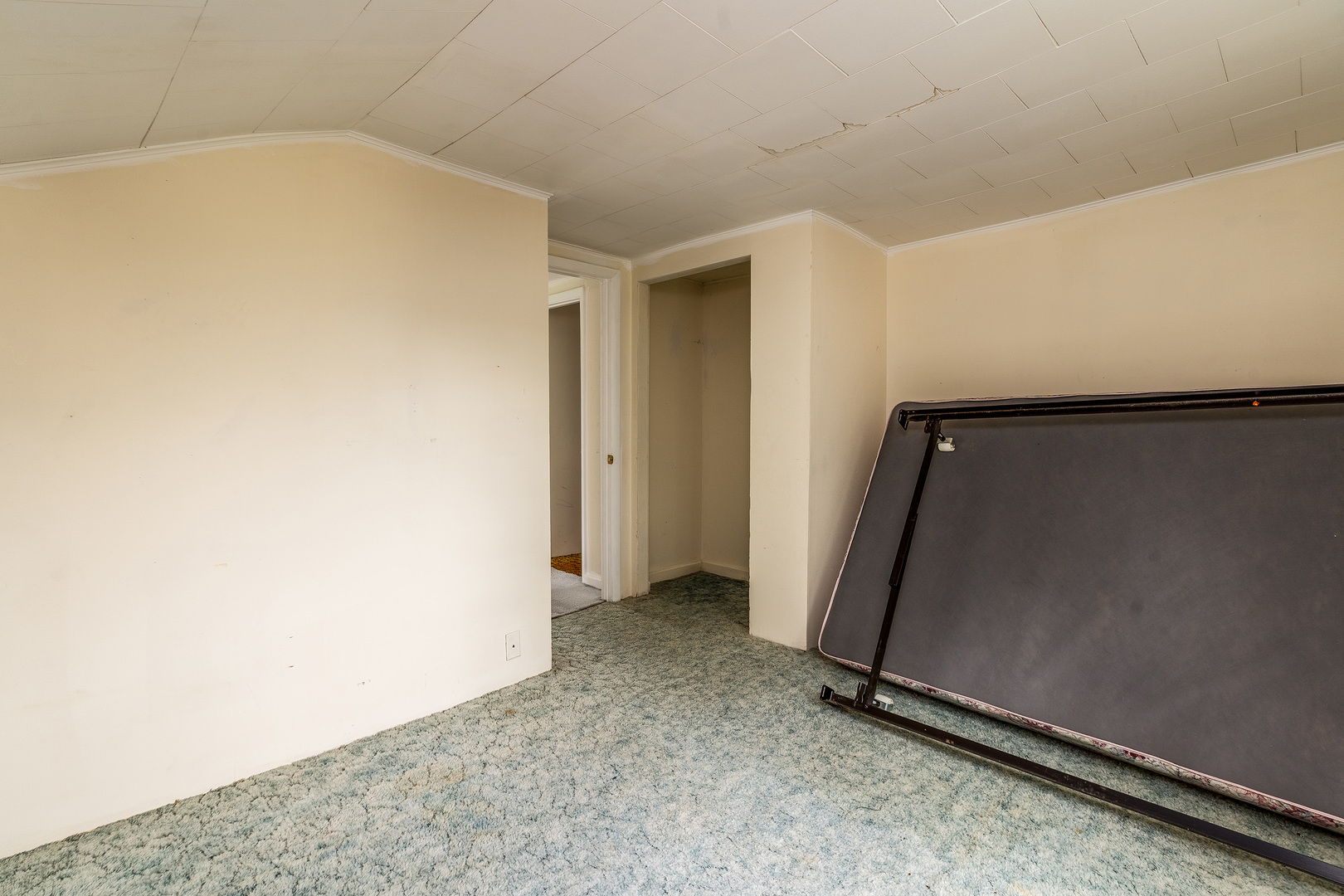 202 South Ervin Street Pittsburg, IL 62974 - Photo 21 of 42 an empty room with closet