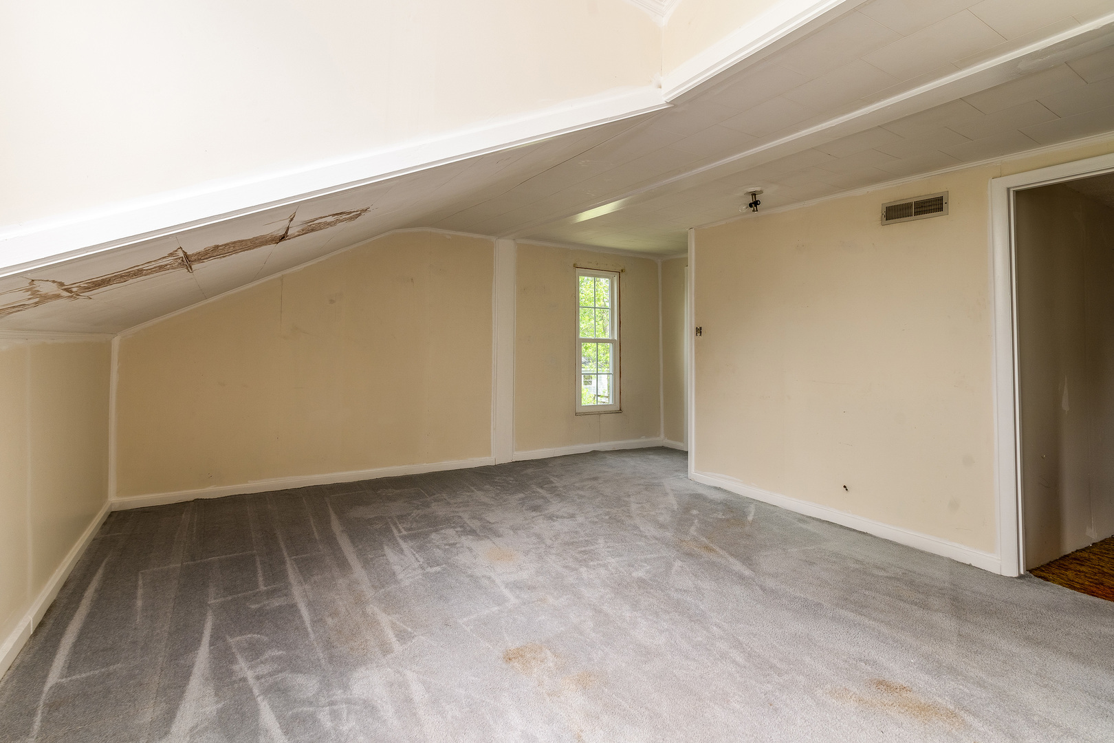 202 South Ervin Street Pittsburg, IL 62974 - Photo 24 of 42 a view of an empty room