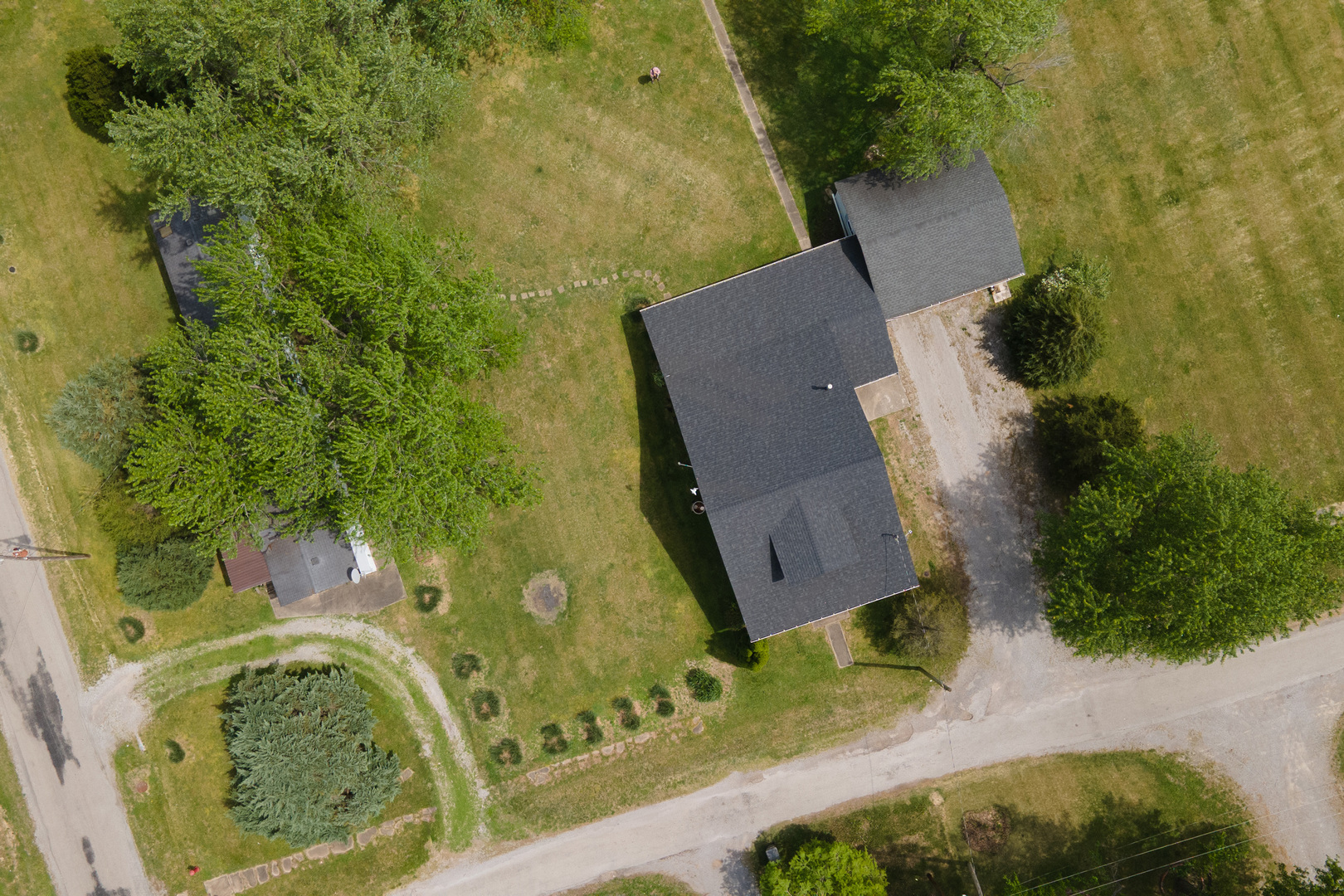 202 South Ervin Street Pittsburg, IL 62974 - Photo 37 of 42 an aerial view of a residential houses with yard