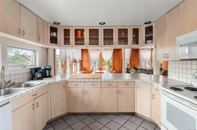 $12,500 | 300 Cottage Walk, Ocean Beach, NY 11770