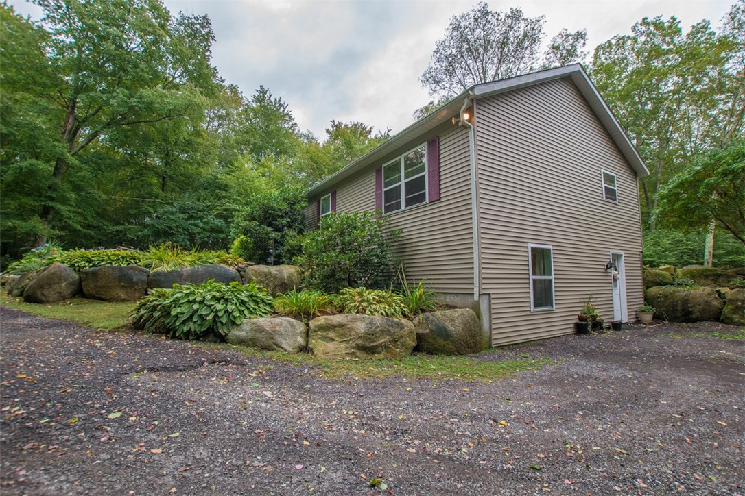 108 Howard Hill Road Foster, RI 02825 - Photo 3 of 40