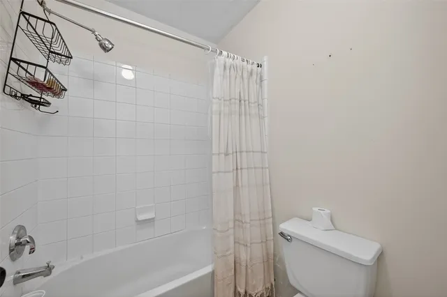 $319,000 | 8027 Aspen Drive, Baytown, TX 77523