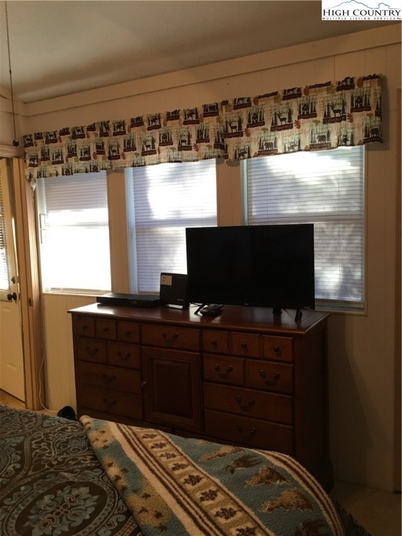 355 Windridge Road Newland, NC 28657 - Photo 17 of 33 Gallery Image 17