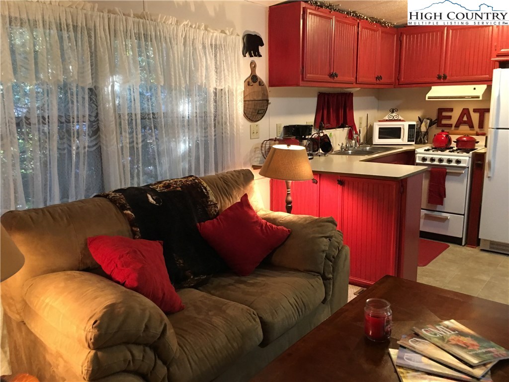 355 Windridge Road Newland, NC 28657 - Photo 30 of 33 Gallery Image 30