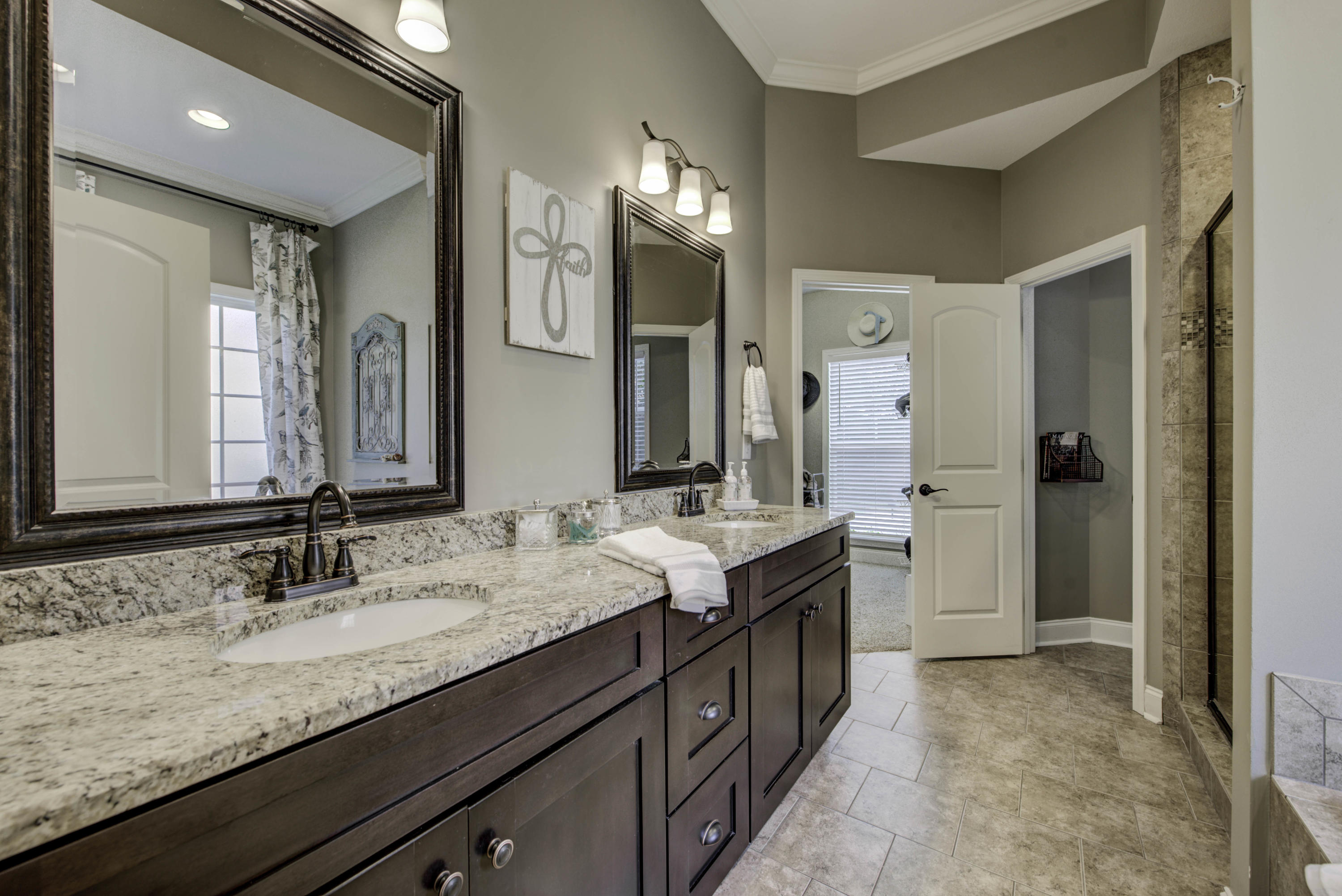 4324 Meredith Road Knoxville, TN 37921 - Photo 14 of 28 Master Bathroom