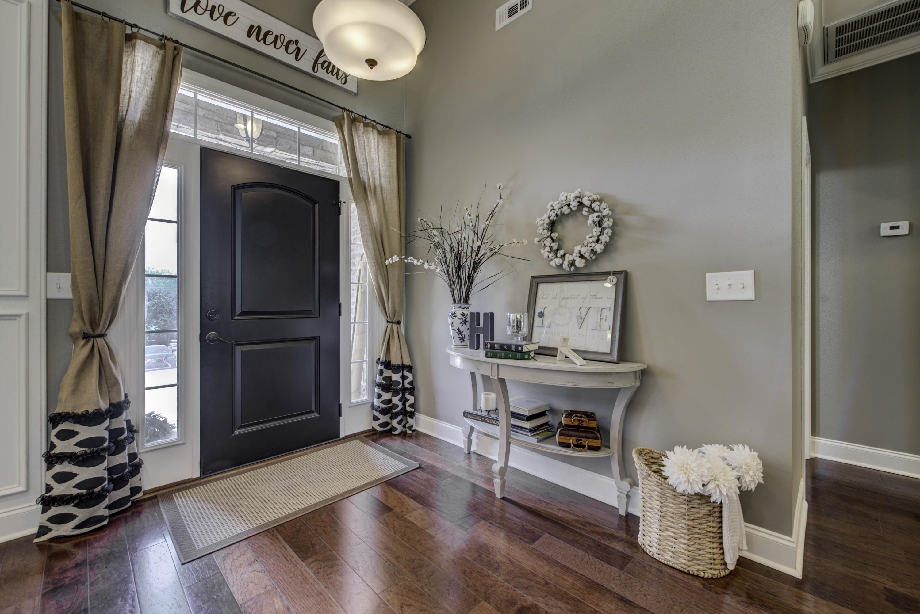4324 Meredith Road Knoxville, TN 37921 - Photo 3 of 28 Entry
