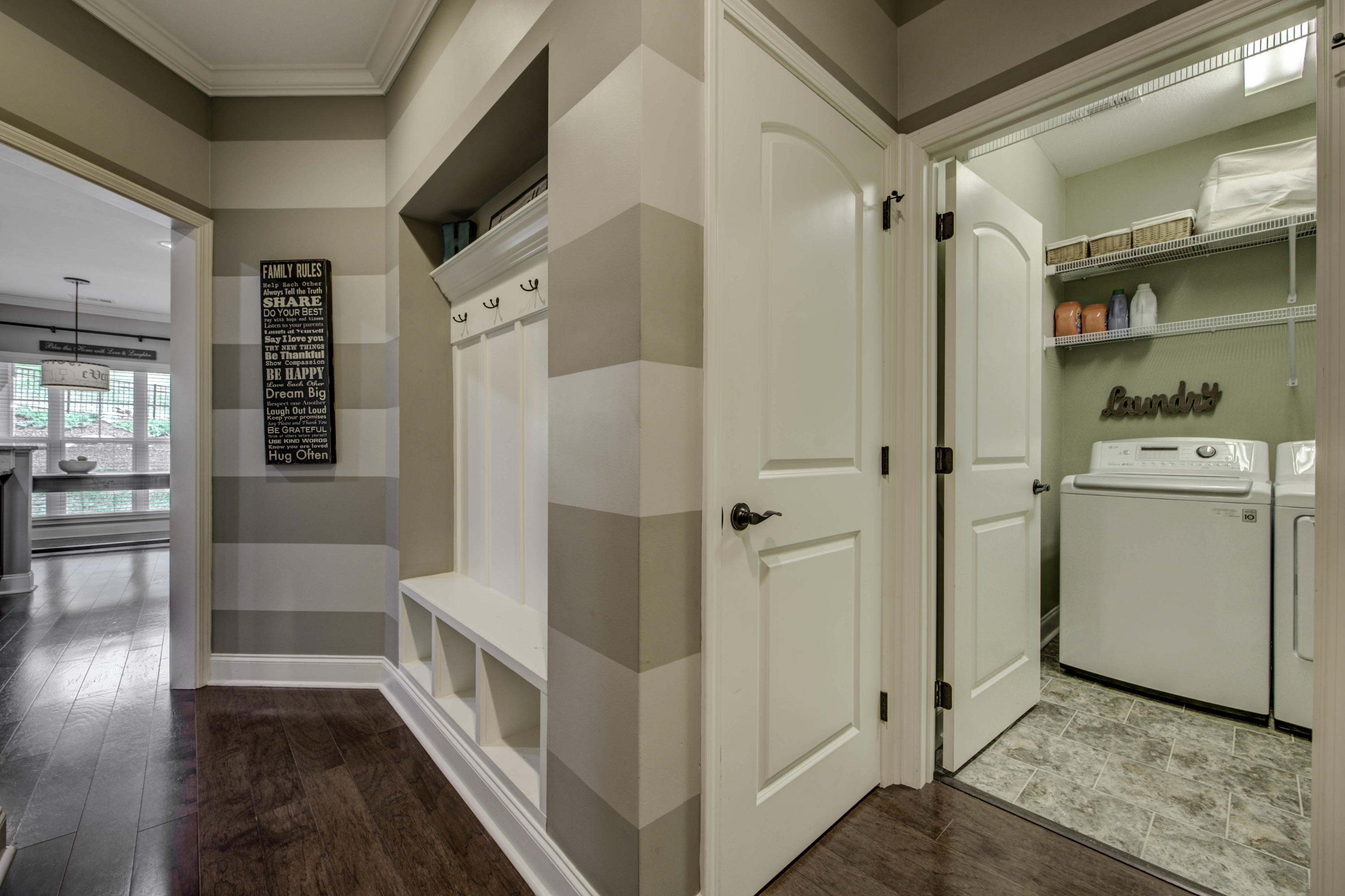 4324 Meredith Road Knoxville, TN 37921 - Photo 21 of 28 Drop Zone/ Laundry