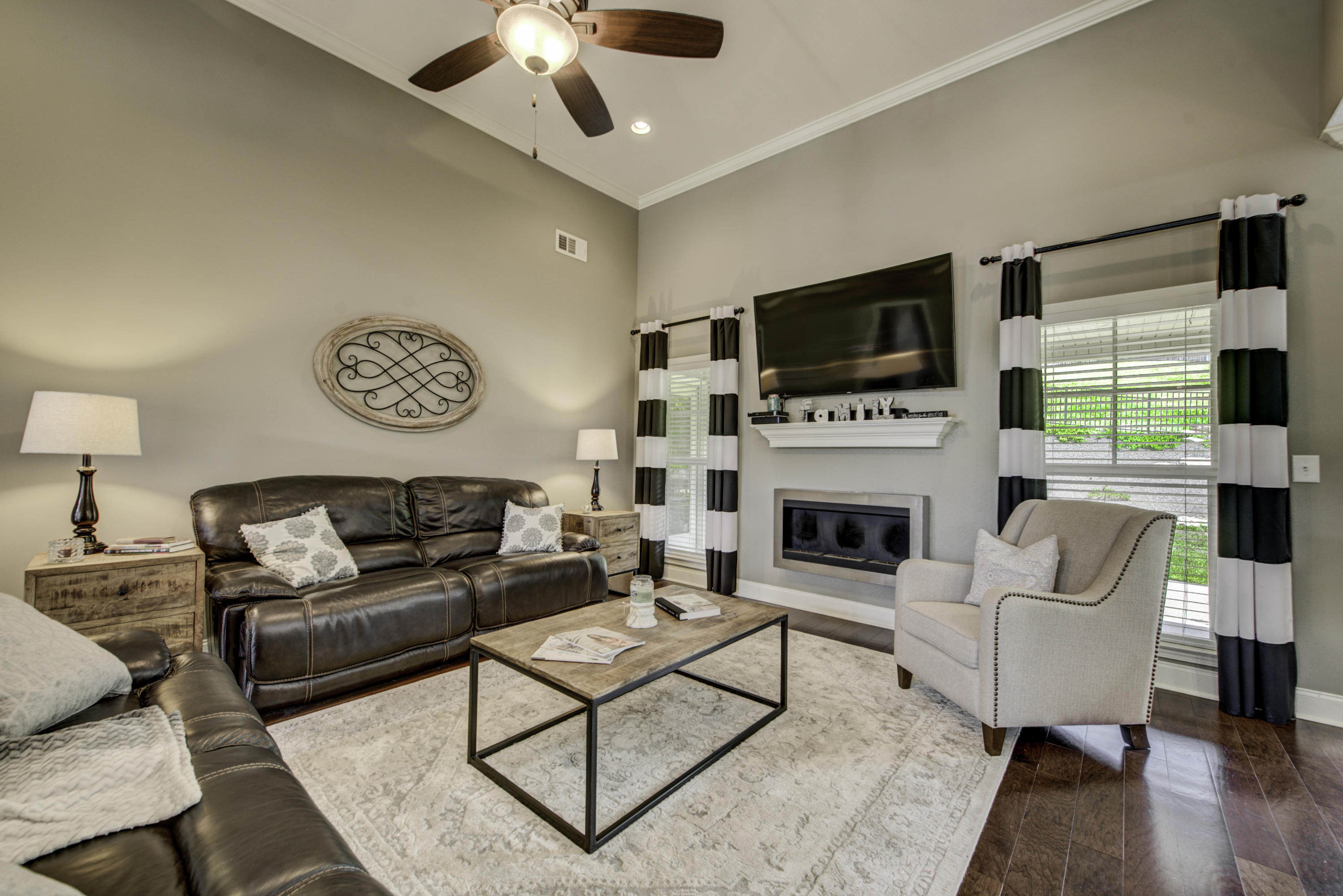 4324 Meredith Road Knoxville, TN 37921 - Photo 5 of 28 Living Room