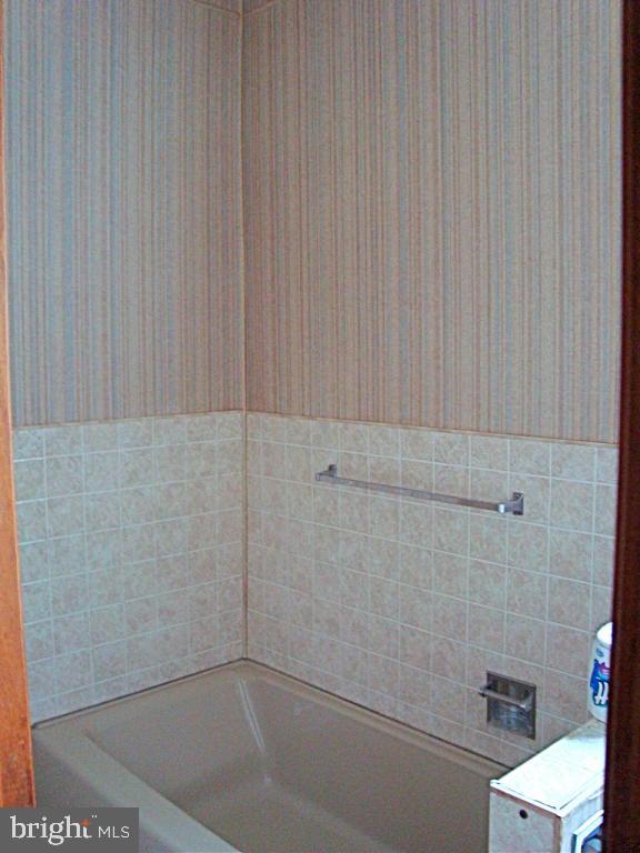 1710 Eden Road Lancaster, PA 17601 - Photo 8 of 22