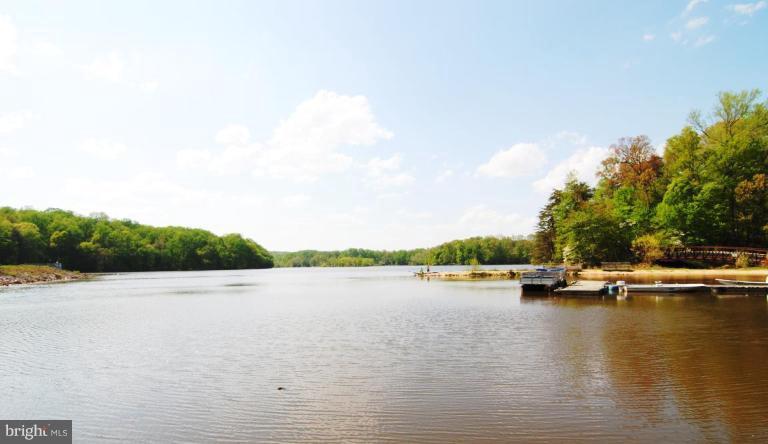 5818 Atteentee Road Springfield, VA 22150 - Photo 4 of 22 Lake Accotinck is blocks away!