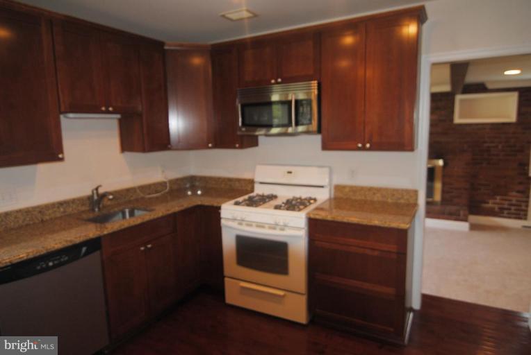 5818 Atteentee Road Springfield, VA 22150 - Photo 8 of 22 Kitchen #3