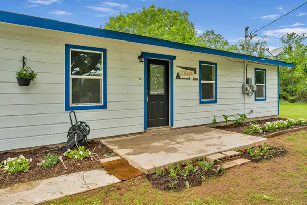 $279,000 | 1002 South Pierce Street, Burnet, TX 78611