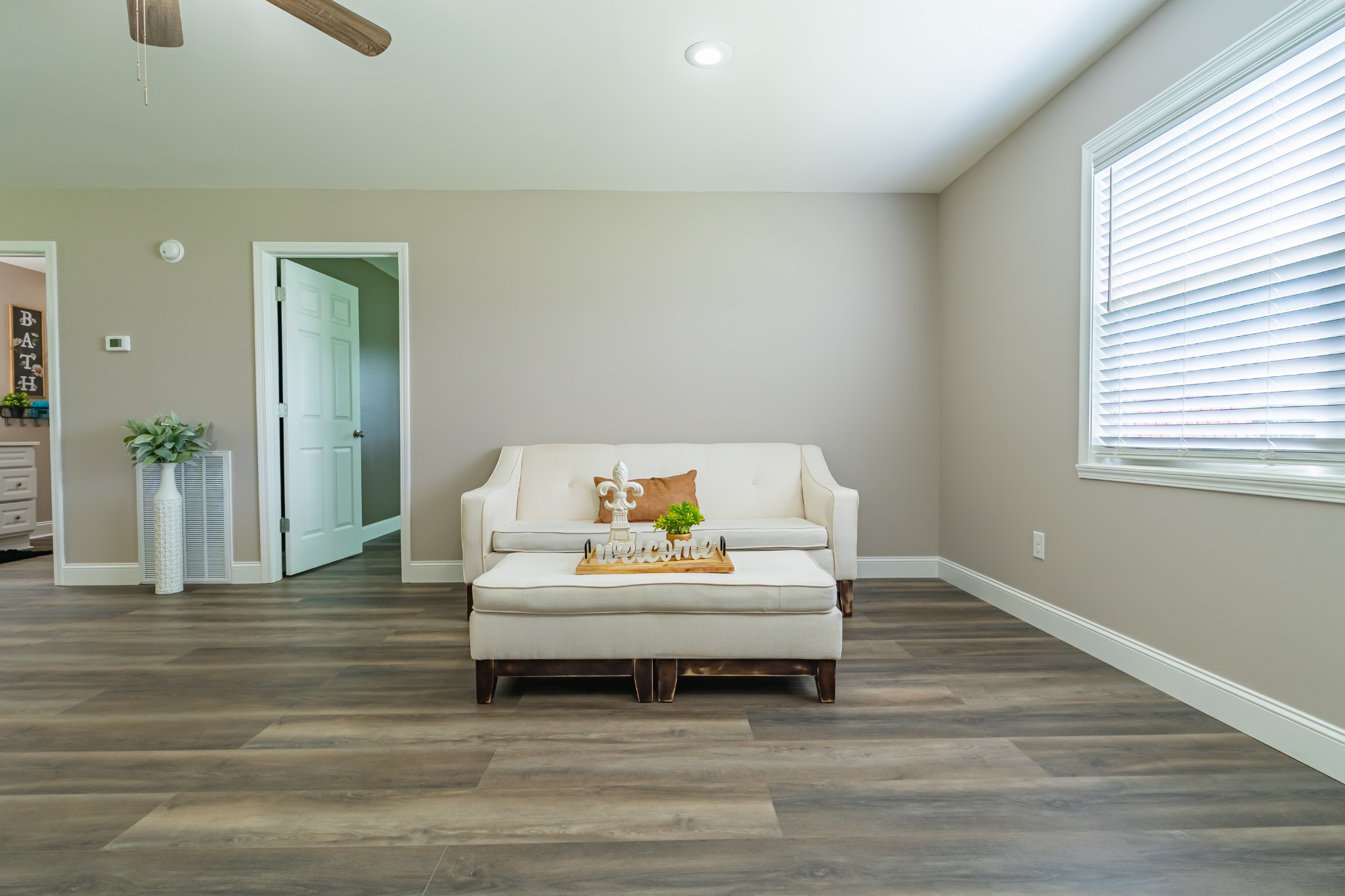 34 Bailey Road Decherd, TN 37324 - Photo 13 of 27 a living room with a bed