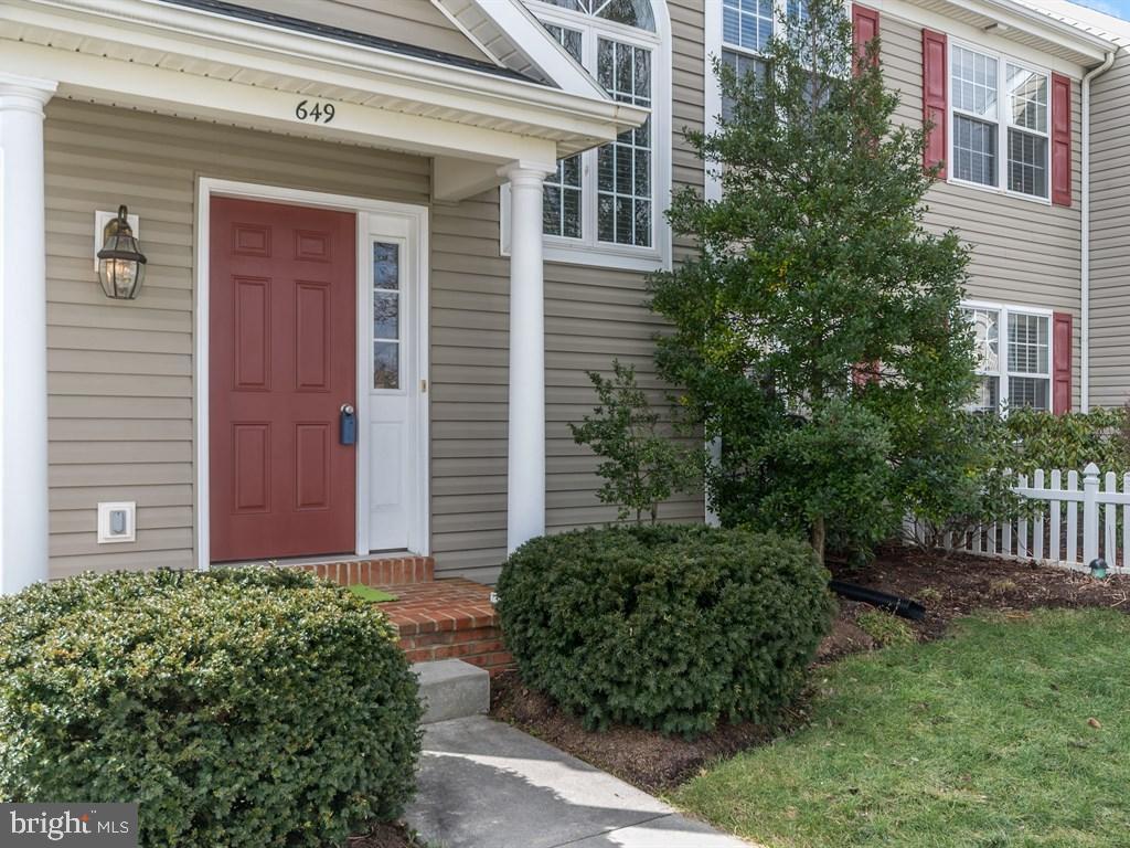 649 Wallingford Road Lititz, PA 17543 - Photo 3 of 28