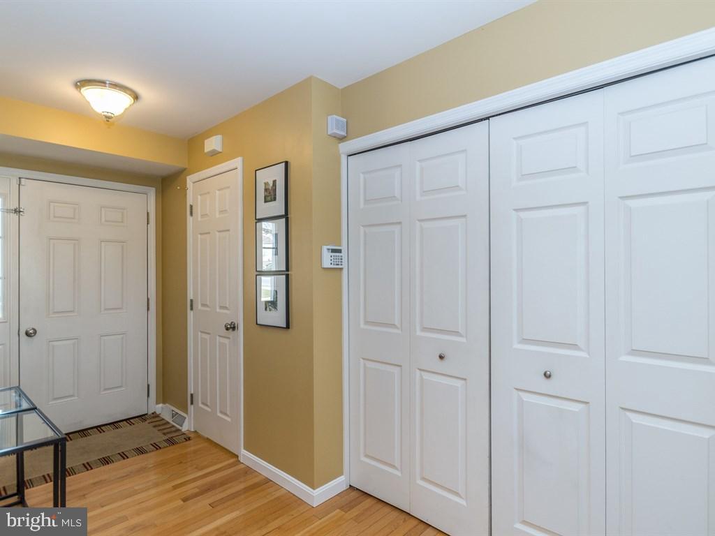 649 Wallingford Road Lititz, PA 17543 - Photo 4 of 28