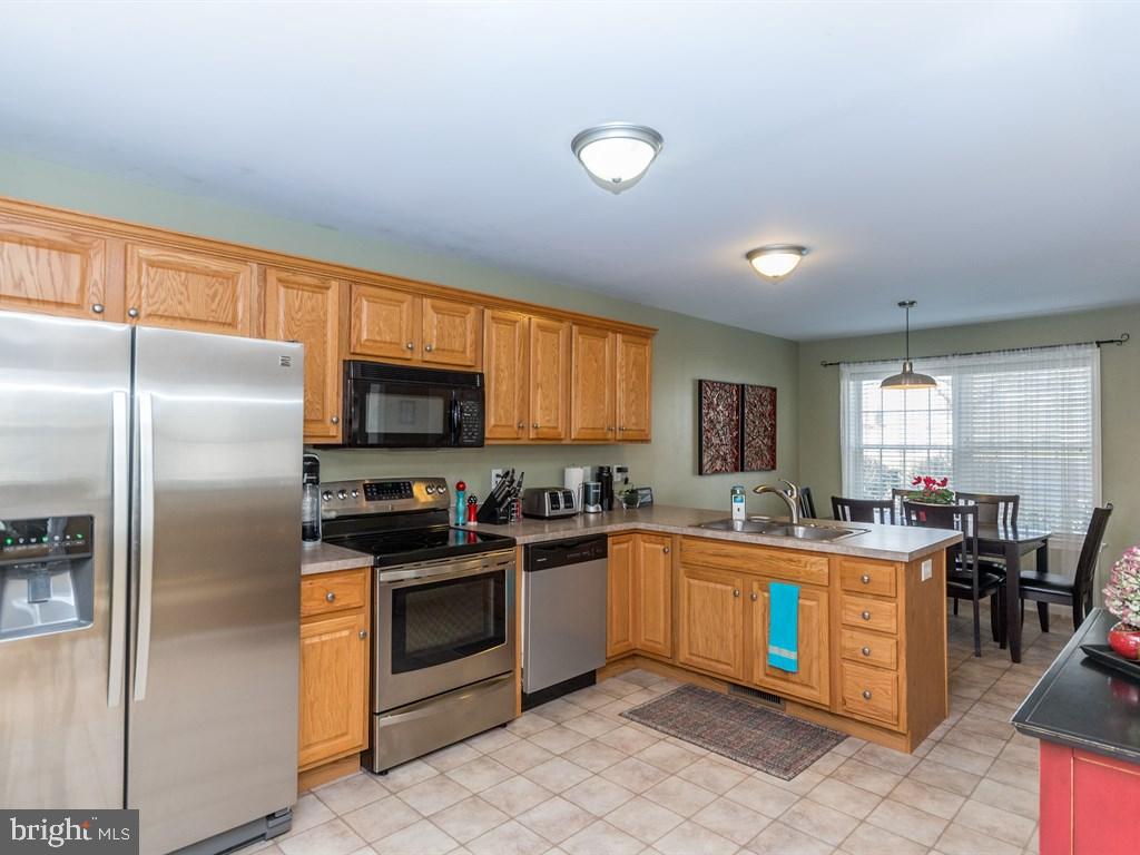 649 Wallingford Road Lititz, PA 17543 - Photo 8 of 28